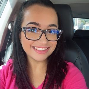 Meet your Posher, Danielle